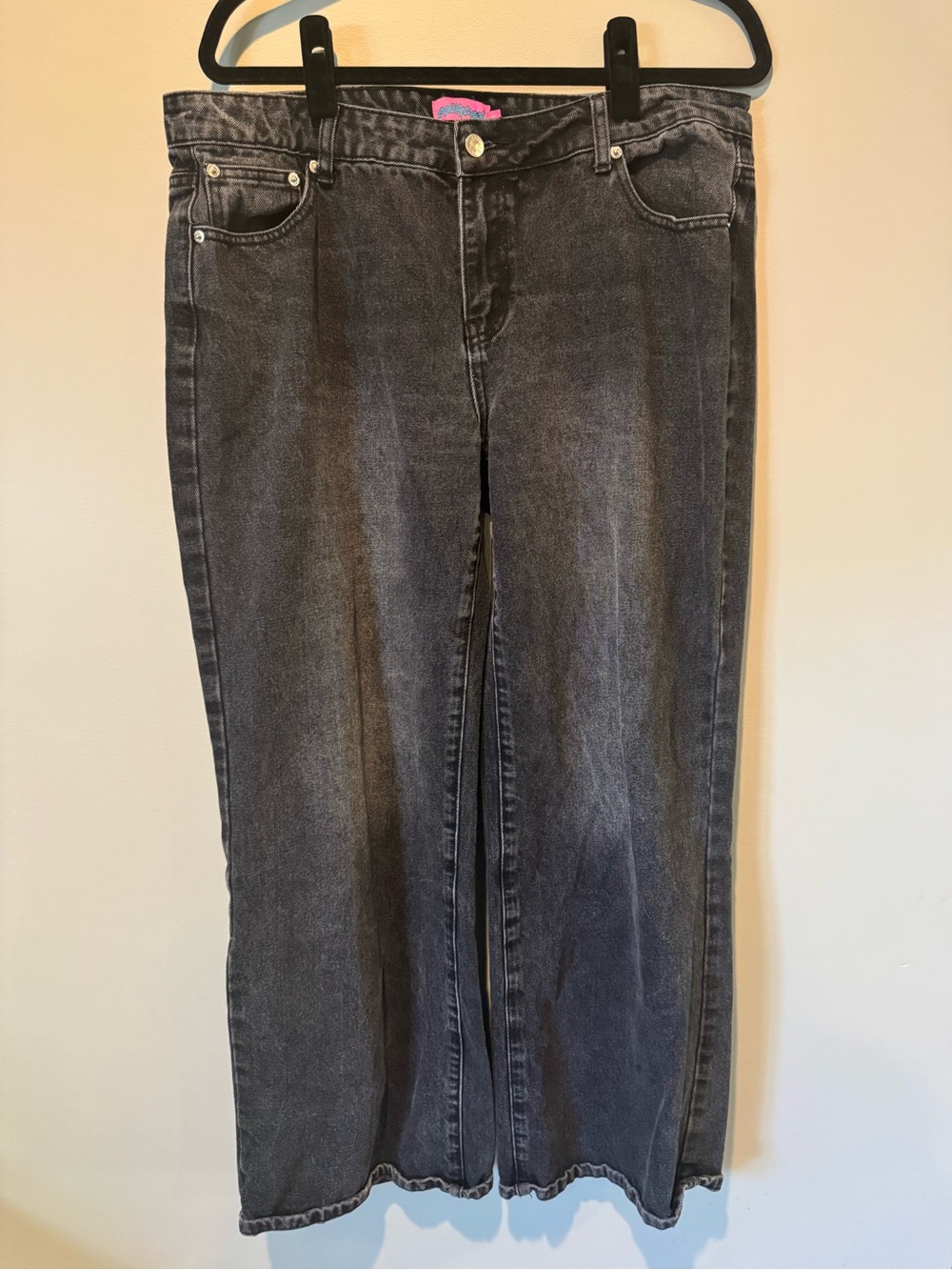 Edikted Low Rise Baggy Jeans - Picture 2 of 3